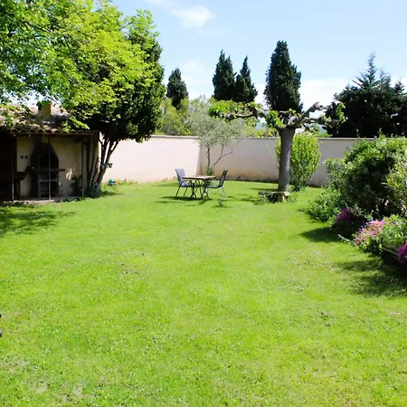Mas La Gentille ,,, A La Campagne , Beautiful Outdoor , Swimming Pool , Pool House , Nice Green Garden , Bbq ,,, Only For You , Pour Passer Un Sejour Inoubliable Pernes-les-Fontaines Buitenkant foto