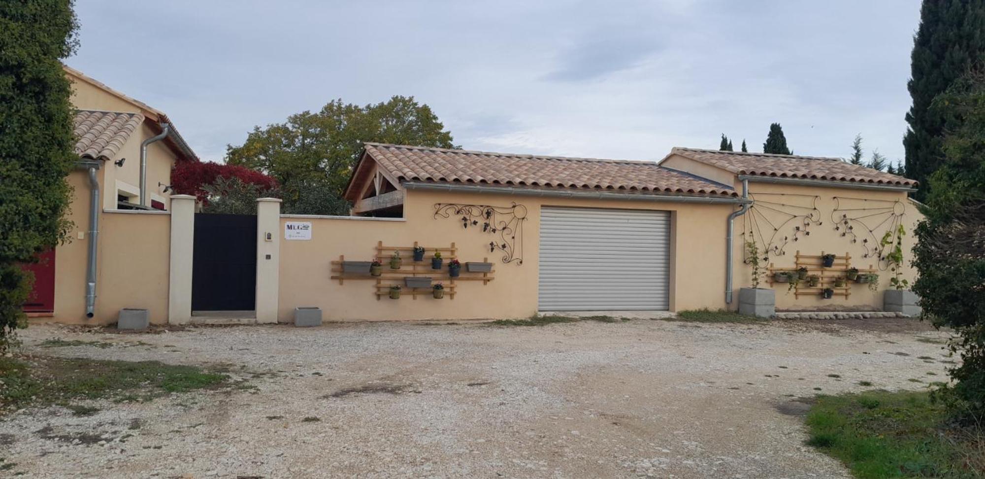 Mas La Gentille ,,, A La Campagne , Beautiful Outdoor , Swimming Pool , Pool House , Garden , Bbq ,,, Only For , Pour Passer Un Sejour Inoubliable