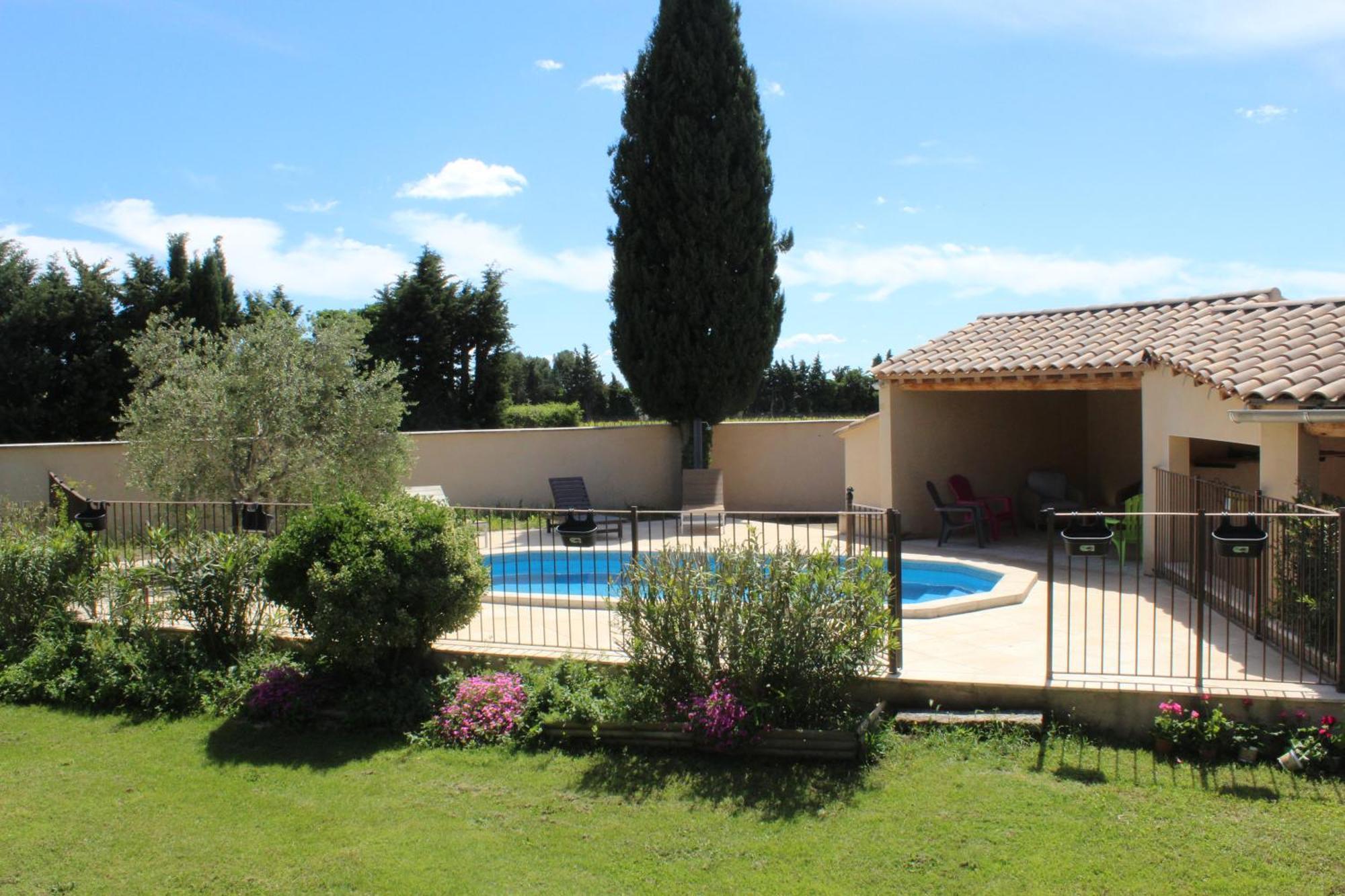 Mas La Gentille ,,, A La Campagne , Beautiful Outdoor , Swimming Pool , Pool House , Garden , Bbq ,,, Only For , Pour Passer Un Sejour Inoubliable * Pernes-les-Fontaines