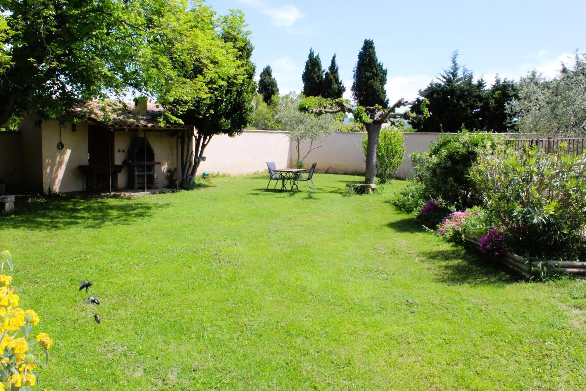 Mas La Gentille ,,, A La Campagne , Beautiful Outdoor , Swimming Pool , Pool House , Garden , Bbq ,,, Only For , Pour Passer Un Sejour Inoubliable